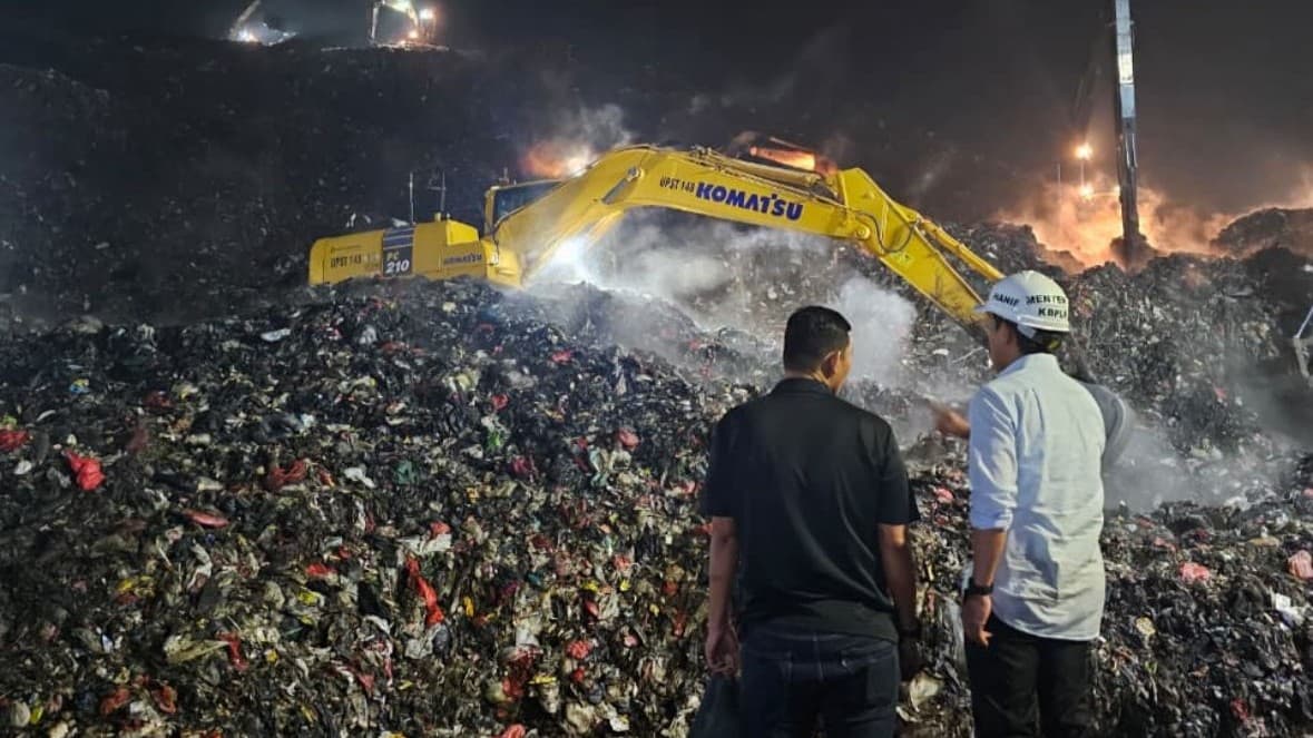 Tragedi Bantargebang: Ketika Gunungan Sampah Menjadi Kuburan Massal dan Cermin Kegagalan Sistem