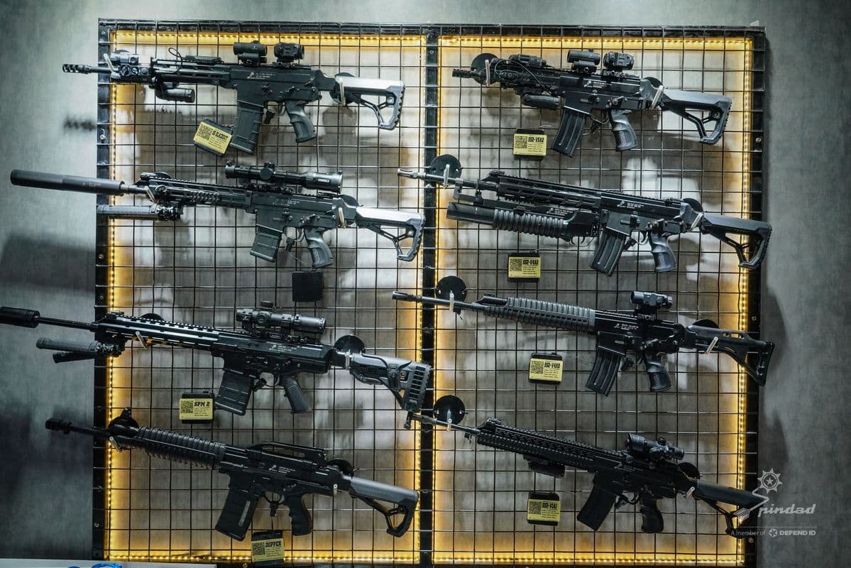 Mengurai Jaring Teknologi: Bagaimana Inovasi Digital Membentuk Ulang Strategi Pertahanan Abad 21