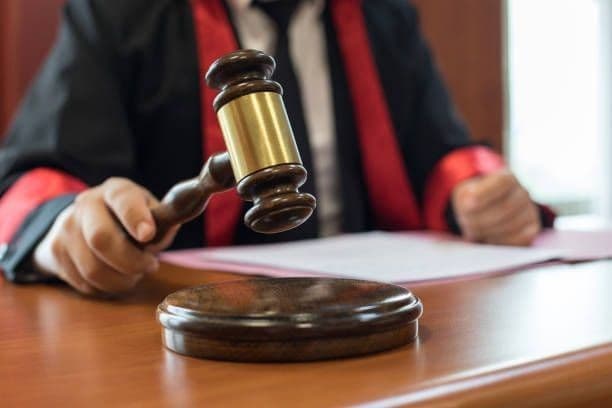 Hukum Bukan Sekadar Aturan: Analisis Mendalam tentang Mekanisme Sosial yang Membentuk Peradaban