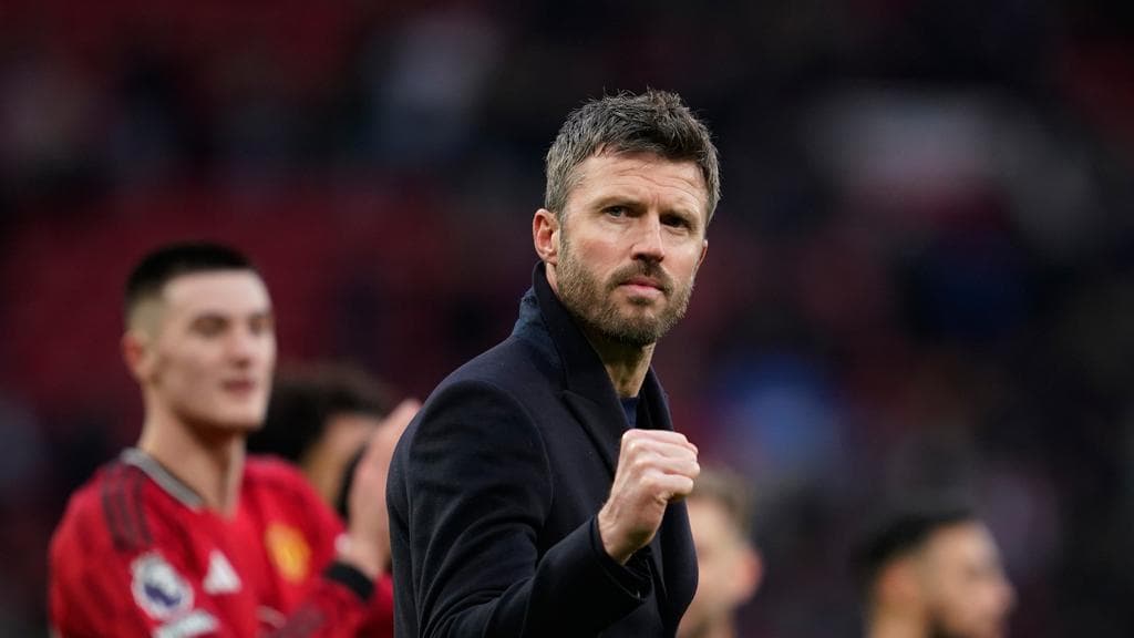 Analisis Strategis: Mengapa Manchester United Menahan Diri untuk Kontrak Permanen Michael Carrick
