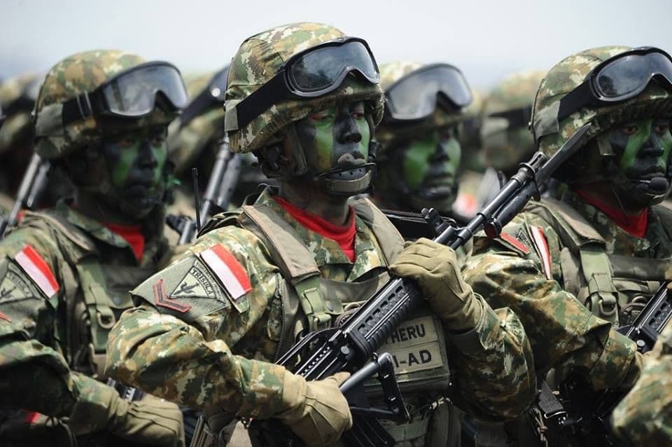 Mengapa Prajurit Unggul Lebih Berharga Daripada Senjata Canggih? Analisis Mendalam Tentang SDM Militer